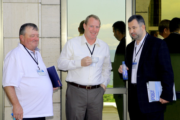 Представители компании Robbins HDD, LLC (США)